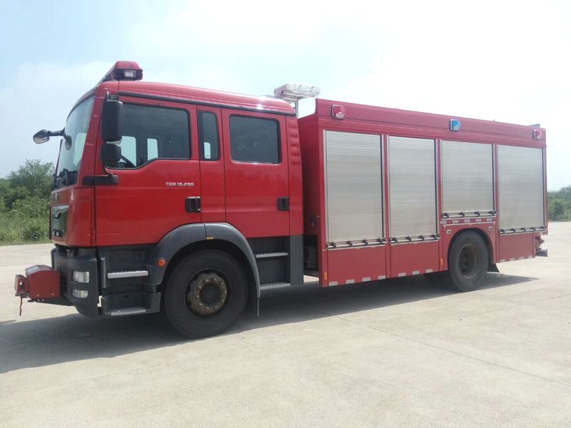 德國(guó)MAN壓縮空氣泡沫消防車