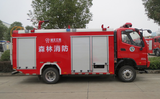 湖北江南福田4驅(qū)森林消防車，森林消防的保護(hù)神！